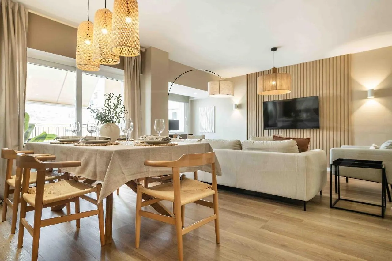 Gorgeous Apartment With Balcony - Center By Rems Malaga Spain