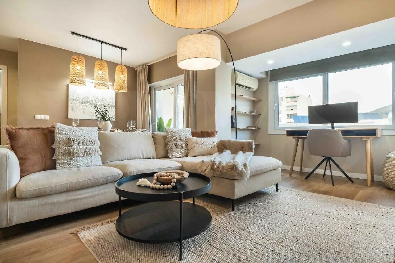 Gorgeous Apartment With Balcony - Center By Rems Malaga