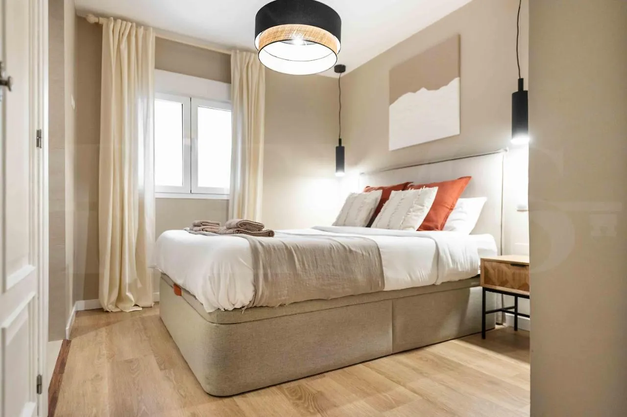 Gorgeous Apartment With Balcony - Center By Rems Malaga