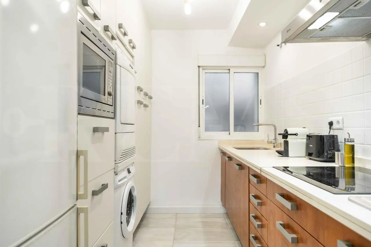 Gorgeous Apartment With Balcony - Center By Rems Malaga Spain