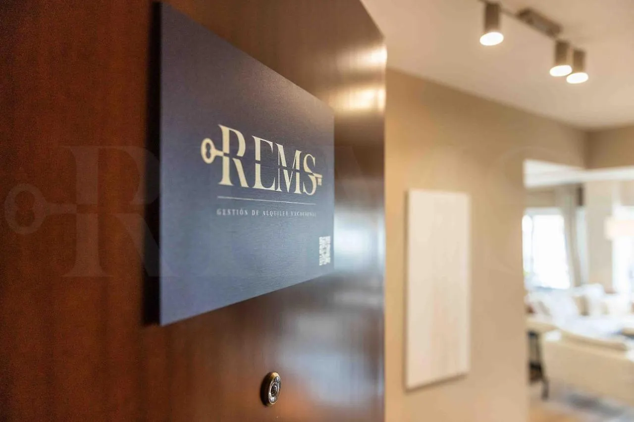 Gorgeous Apartment With Balcony - Center By Rems Malaga