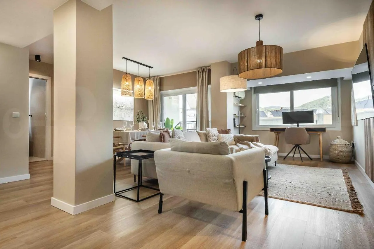 Gorgeous Apartment With Balcony - Center By Rems location