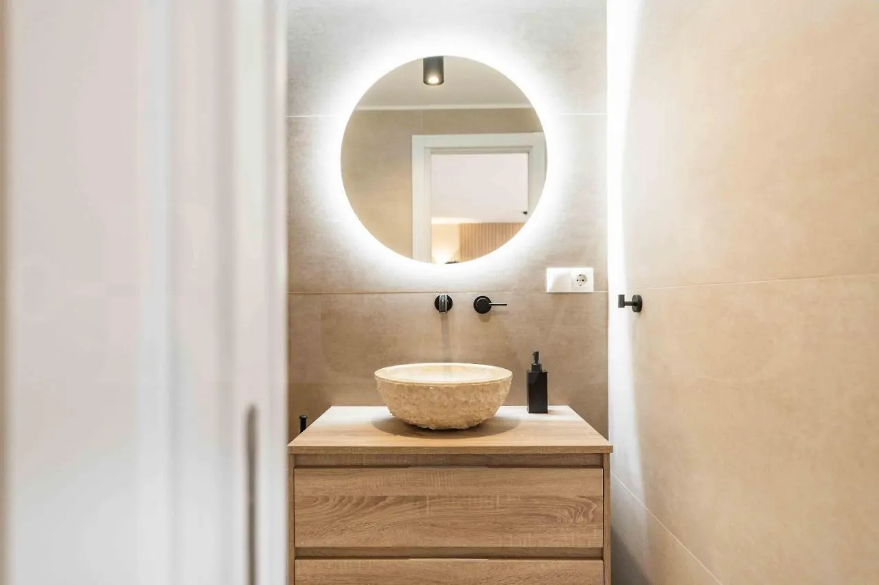 Gorgeous Apartment With Balcony - Center By Rems Malaga 0*,  Spain